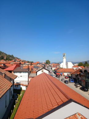 Moonlight House, Visoko
